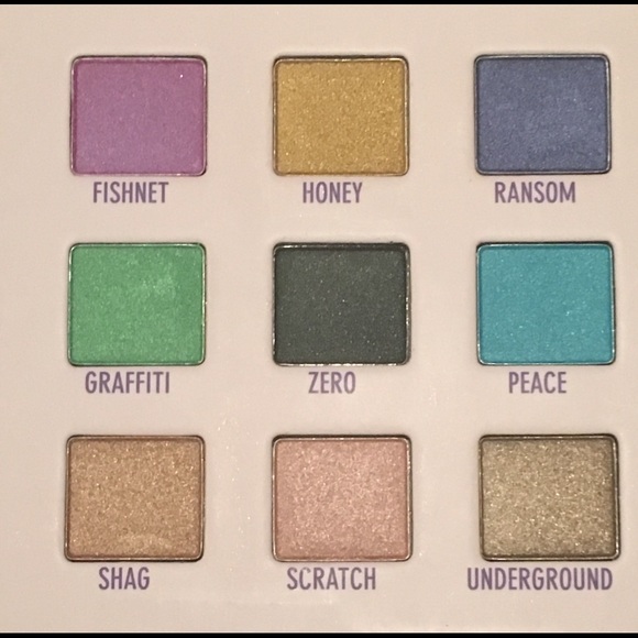 NWT Urban Decay Deluxe Shadow Box - Picture 2 of 4